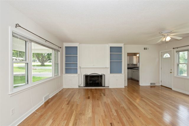 2131 Watrous Avenue, Des Moines, IA 50321