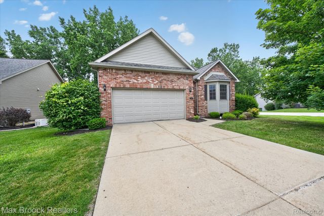 13141 Harbor Landings Drive 76, Fenton Charter Township, MI 48430
