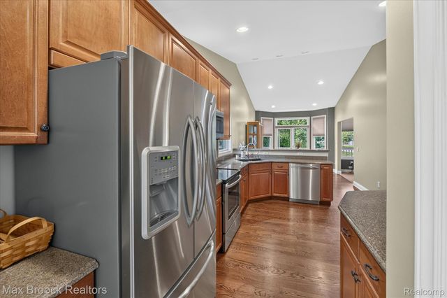 13141 Harbor Landings Drive 76, Fenton Charter Township, MI 48430