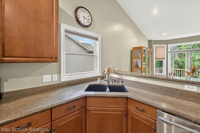 13141 Harbor Landings Drive 76, Fenton Charter Township, MI 48430