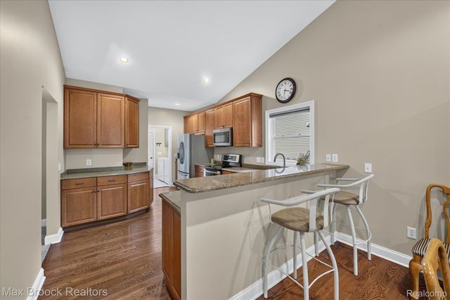 13141 Harbor Landings Drive 76, Fenton Charter Township, MI 48430