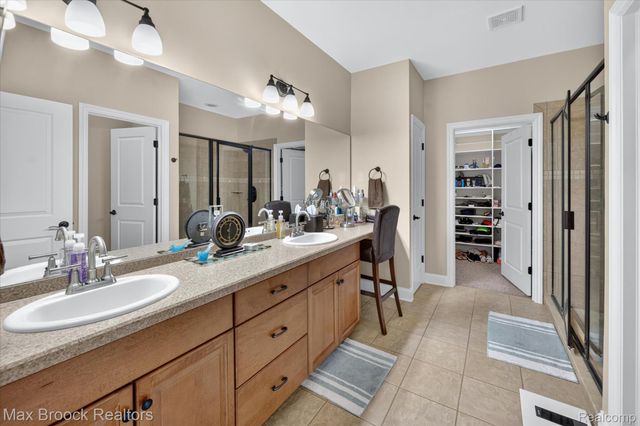 13141 Harbor Landings Drive 76, Fenton Charter Township, MI 48430