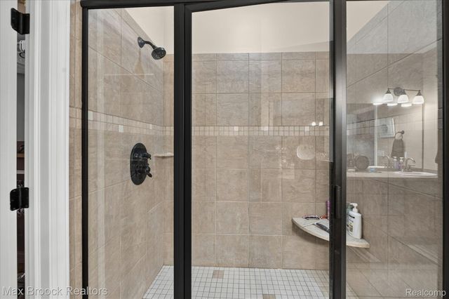 13141 Harbor Landings Drive 76, Fenton Charter Township, MI 48430