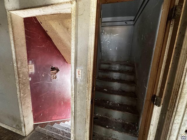 1315 SW 11th ST, Topeka, KS 66604