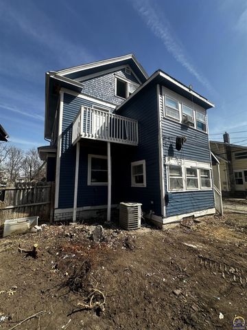 1315 SW 11th ST, Topeka, KS 66604