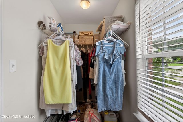 2212 Paula Circle, Ocean Springs, MS 39564