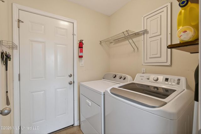 2212 Paula Circle, Ocean Springs, MS 39564