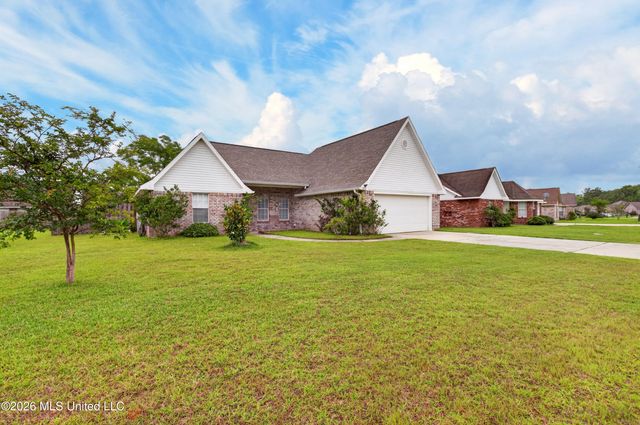2212 Paula Circle, Ocean Springs, MS 39564