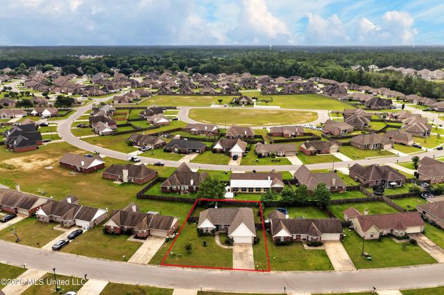 2212 Paula Circle, Ocean Springs, MS 39564