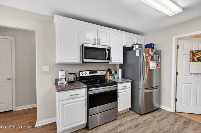 2212 Paula Circle, Ocean Springs, MS 39564