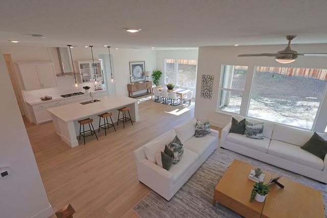 5638 Lakepointe Dr, Rocklin, CA 95677