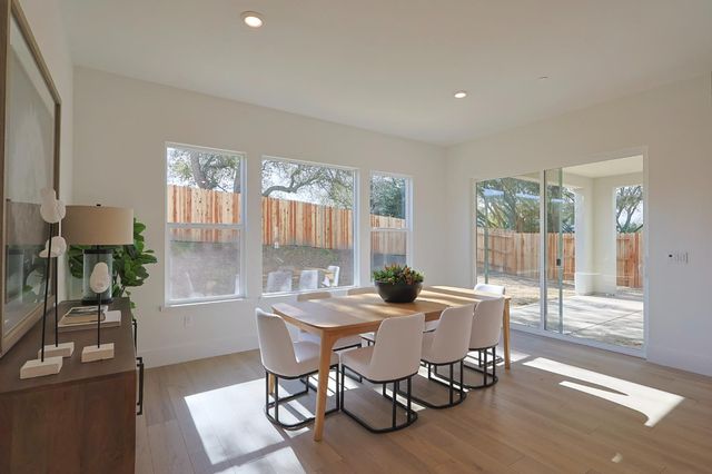 5638 Lakepointe Dr, Rocklin, CA 95677