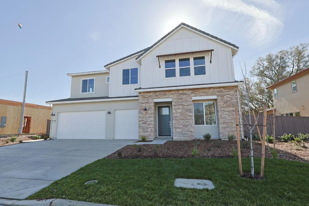 5638 Lakepointe Dr, Rocklin, CA 95677