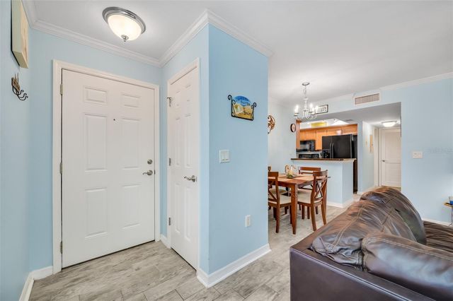 708 LYNDHURST 104, Dunedin, FL 34698