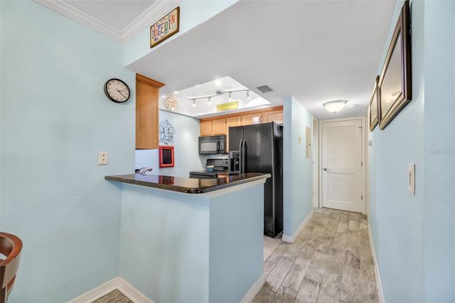 708 LYNDHURST 104, Dunedin, FL 34698