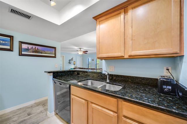 708 LYNDHURST 104, Dunedin, FL 34698