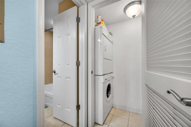 708 LYNDHURST 104, Dunedin, FL 34698