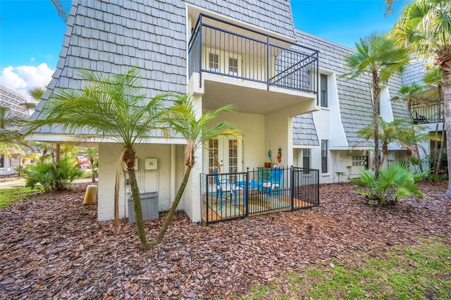 708 LYNDHURST 104, Dunedin, FL 34698