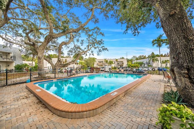 708 LYNDHURST 104, Dunedin, FL 34698