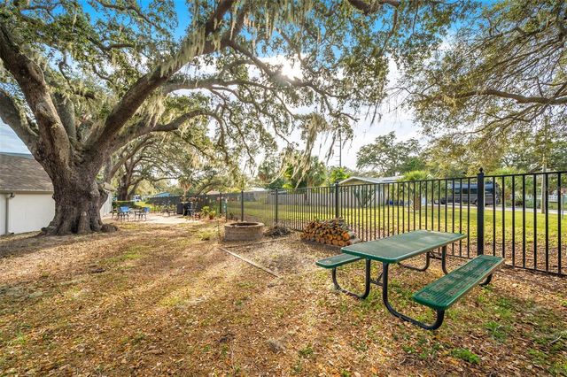 708 LYNDHURST 104, Dunedin, FL 34698