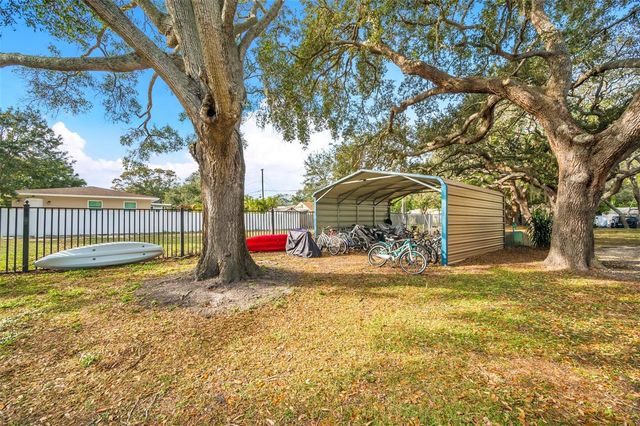 708 LYNDHURST 104, Dunedin, FL 34698