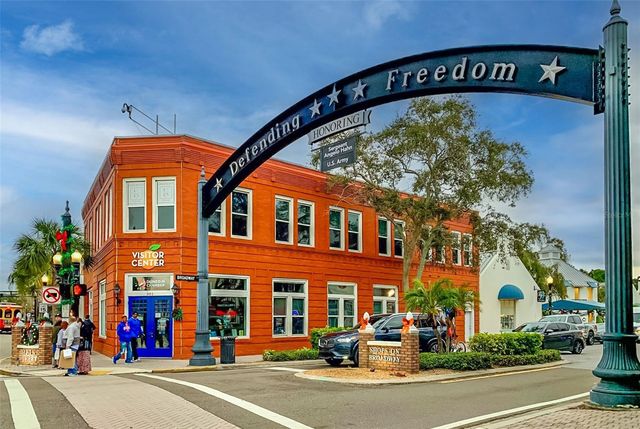 708 LYNDHURST 104, Dunedin, FL 34698