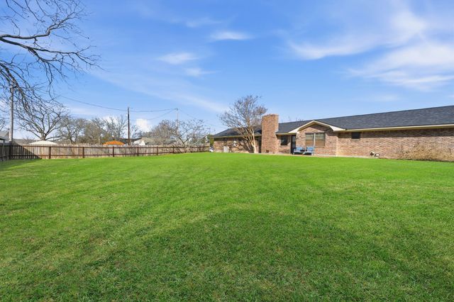 502 S 8th Street, Valley Mills, TX 76689
