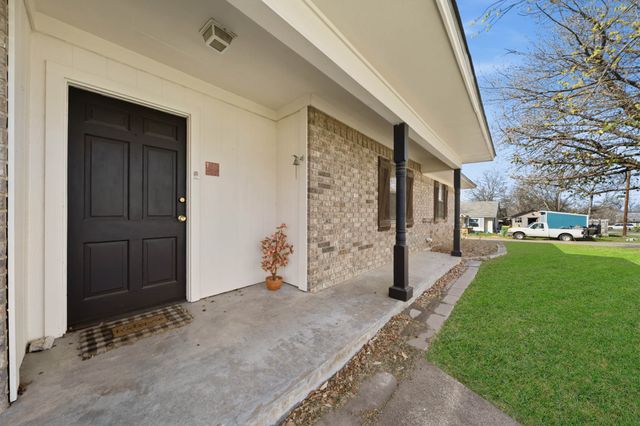 502 S 8th Street, Valley Mills, TX 76689