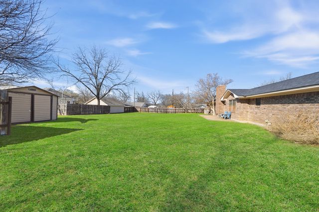 502 S 8th Street, Valley Mills, TX 76689