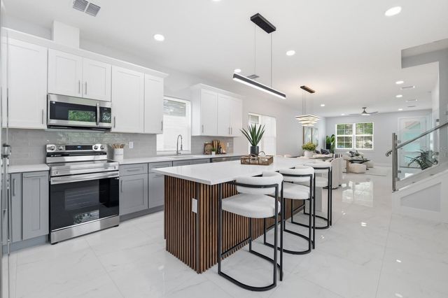 8119 N DAKOTA AVENUE, Tampa, FL 33604