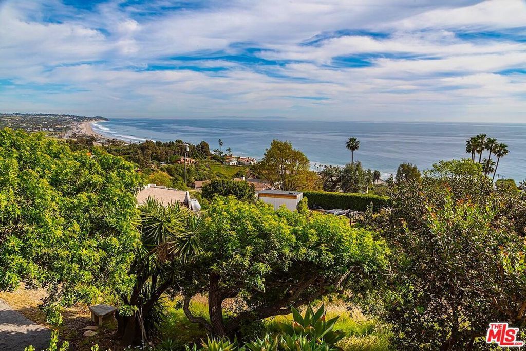 Image 17 of property listing at 31373 Pacific Coast Highway, Malibu, CA 90265