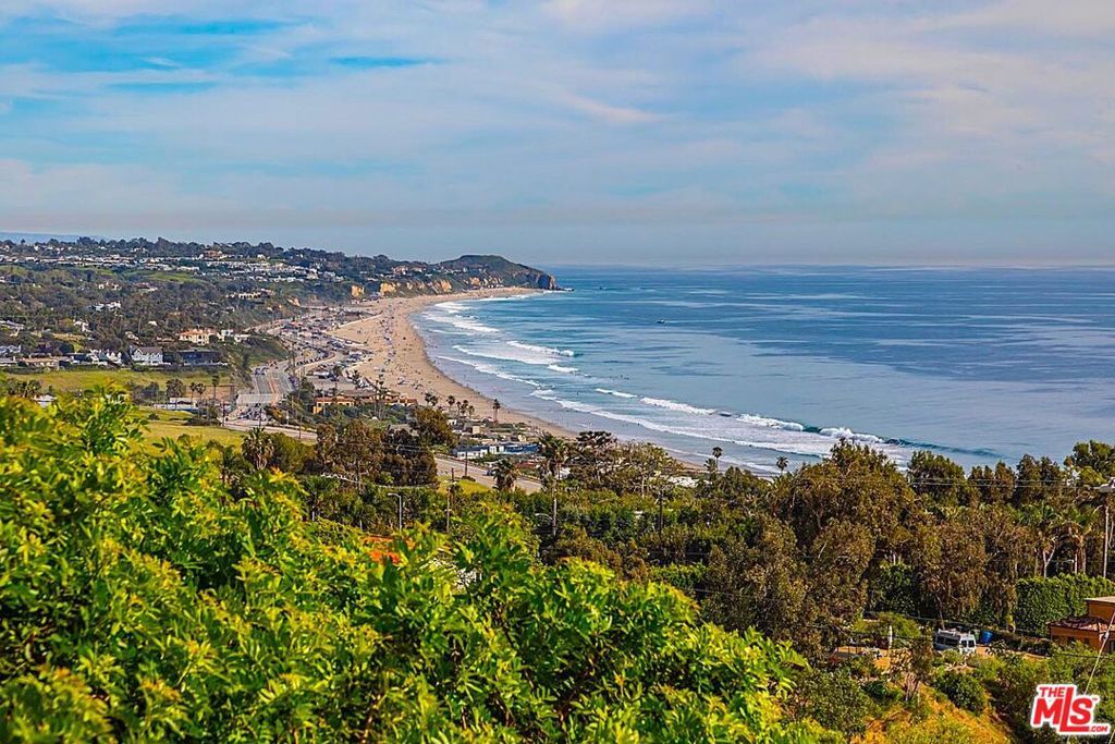 Image 5 of property listing at 31373 Pacific Coast Highway, Malibu, CA 90265