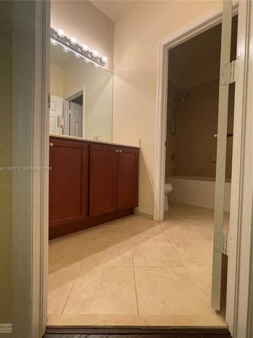 10417 SW 231st Ter, Miami, FL 33190