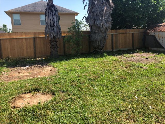 12427 Chalmette Street, Houston, TX 77015