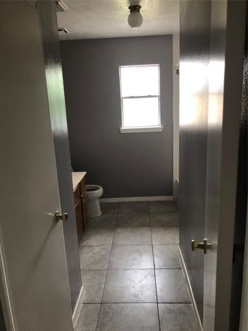 12427 Chalmette Street, Houston, TX 77015