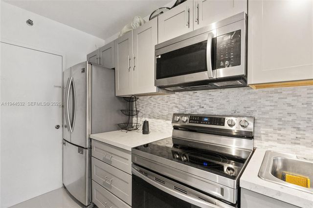 100 Lincoln Rd 501, Miami Beach, FL 33139