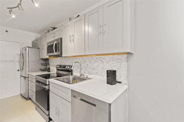 100 Lincoln Rd 501, Miami Beach, FL 33139