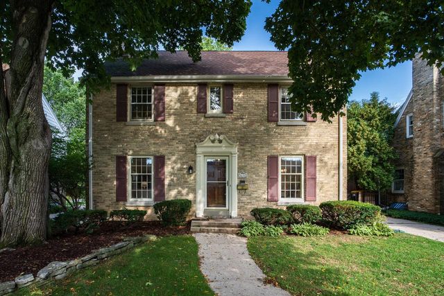 2630 N 88th STREET, Wauwatosa, WI 53226
