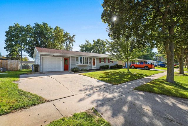 923 AMHART DRIVE, De Pere, WI 54115