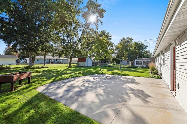 923 AMHART DRIVE, De Pere, WI 54115