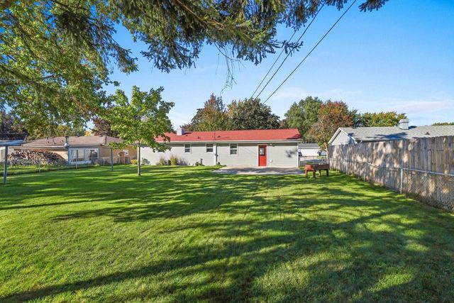 923 AMHART DRIVE, De Pere, WI 54115