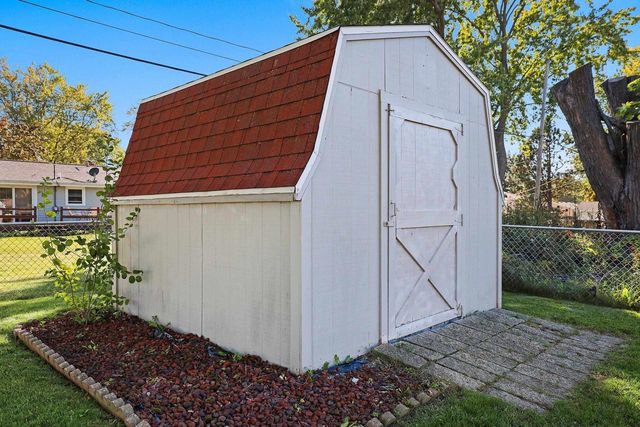 923 AMHART DRIVE, De Pere, WI 54115