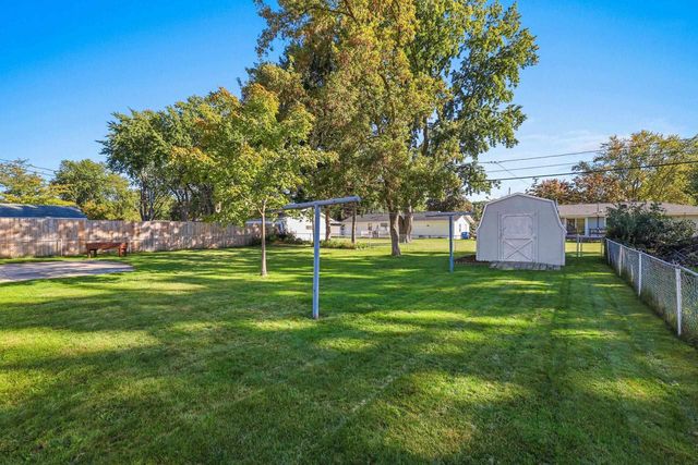 923 AMHART DRIVE, De Pere, WI 54115