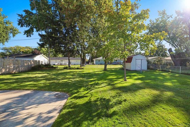 923 AMHART DRIVE, De Pere, WI 54115