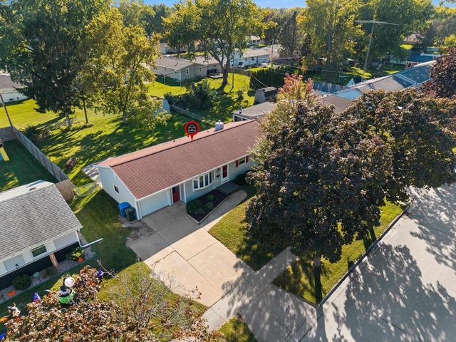 923 AMHART DRIVE, De Pere, WI 54115