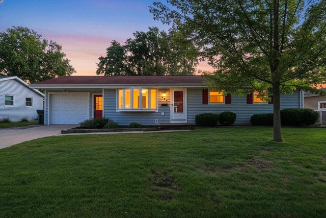 923 AMHART DRIVE, De Pere, WI 54115