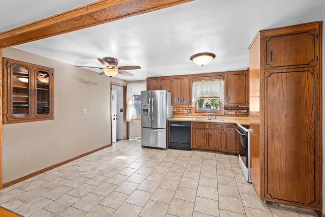 923 AMHART DRIVE, De Pere, WI 54115