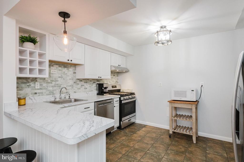 Image 13 of property listing at 1013 TRICKLING BROOK RD, Cockeysville, MD 21030