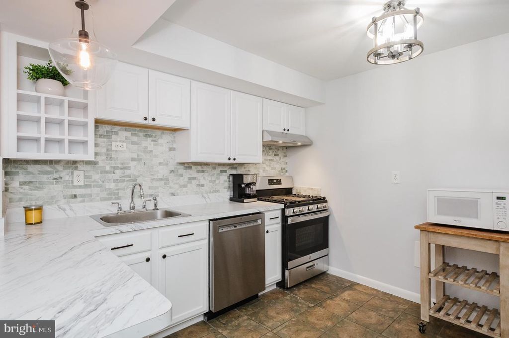 Image 14 of property listing at 1013 TRICKLING BROOK RD, Cockeysville, MD 21030