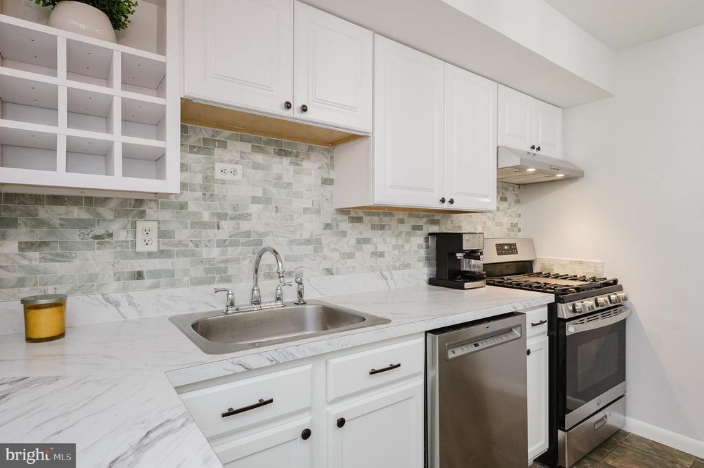 Image 15 of property listing at 1013 TRICKLING BROOK RD, Cockeysville, MD 21030